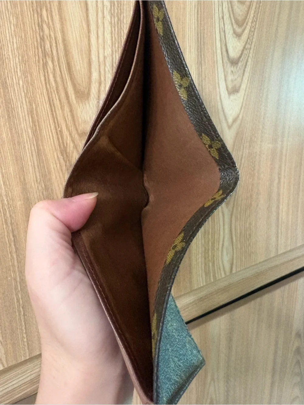 Authentic Louis Vuitton Monogram Bifold Wallet